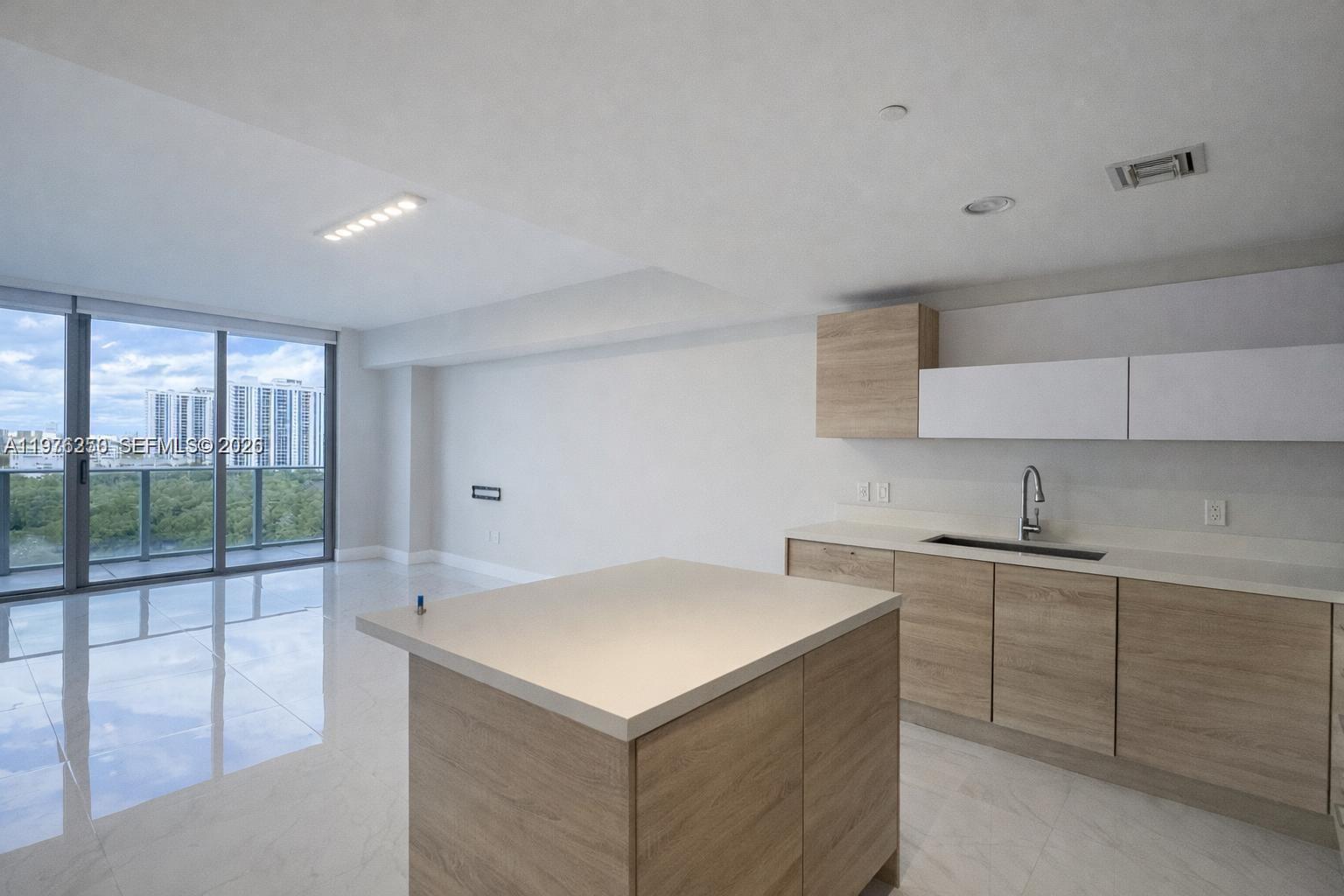 16385 Biscayne Blvd #1102, North Miami Beach FL 33160