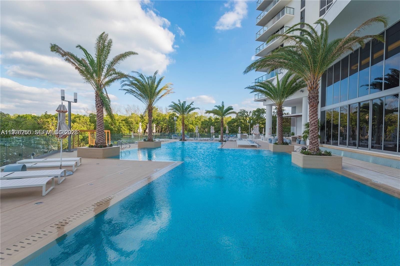 16385 Biscayne Blvd #1102, North Miami Beach FL 33160