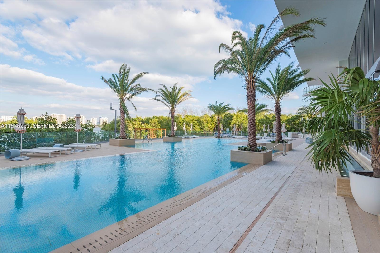 16385 Biscayne Blvd #1102, North Miami Beach FL 33160