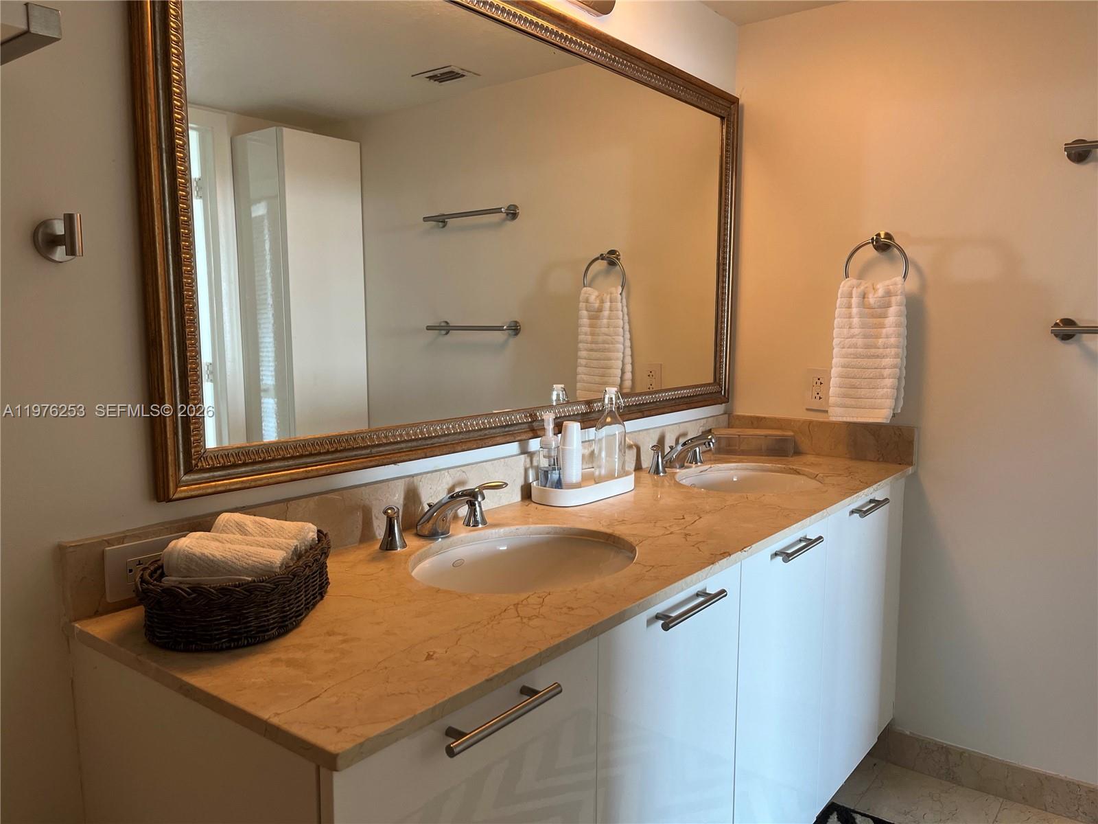 1800 N Bayshore Dr #3810, Miami FL 33132