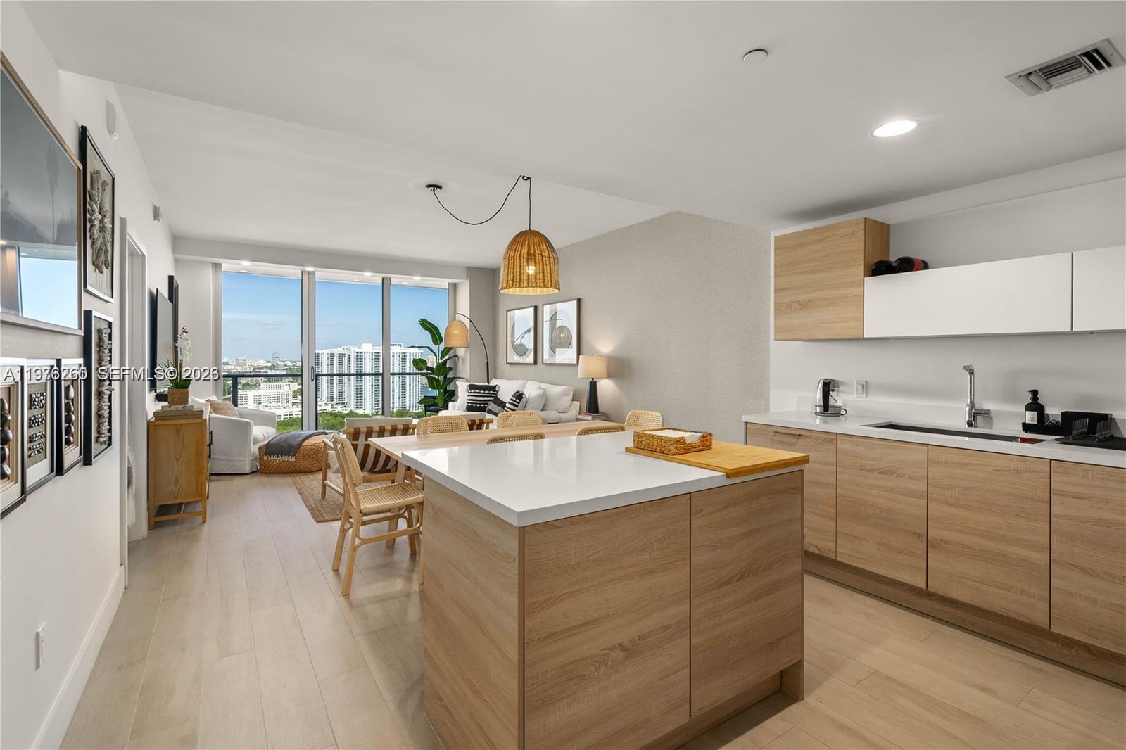 16385 Biscayne Blvd #2406, North Miami Beach FL 33160