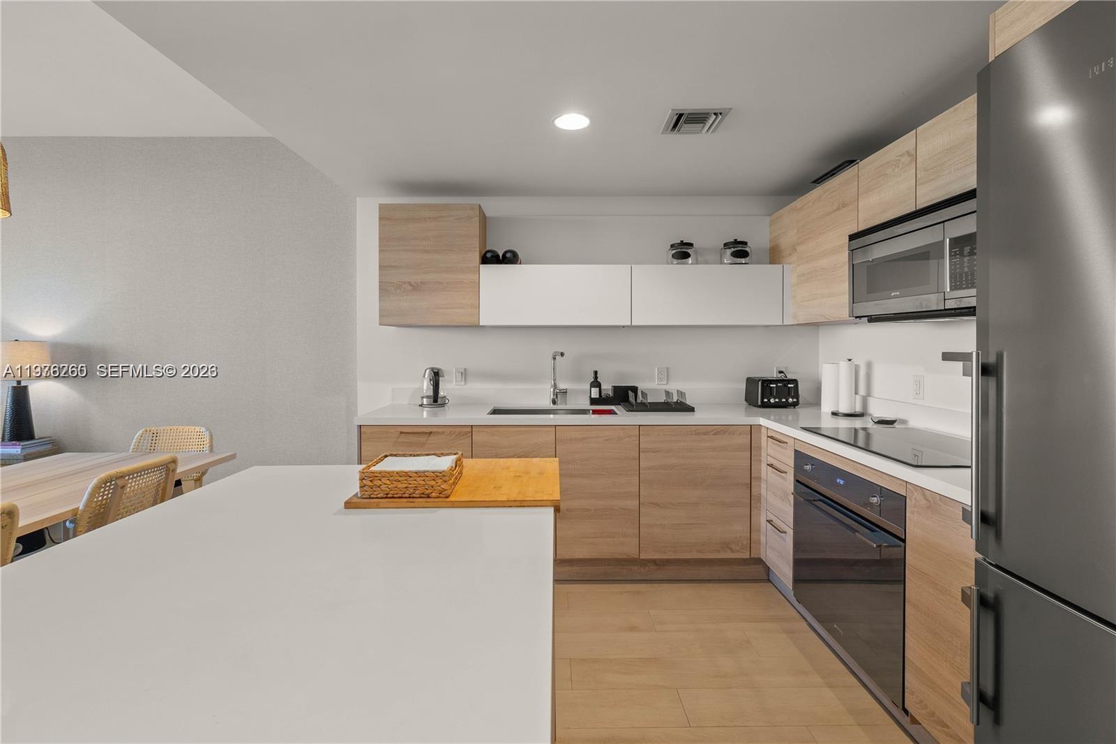 16385 Biscayne Blvd #2406, North Miami Beach FL 33160