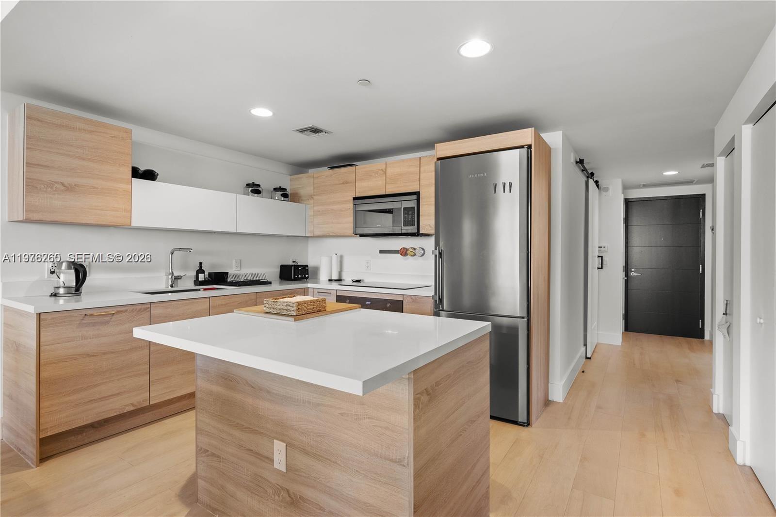 16385 Biscayne Blvd #2406, North Miami Beach FL 33160