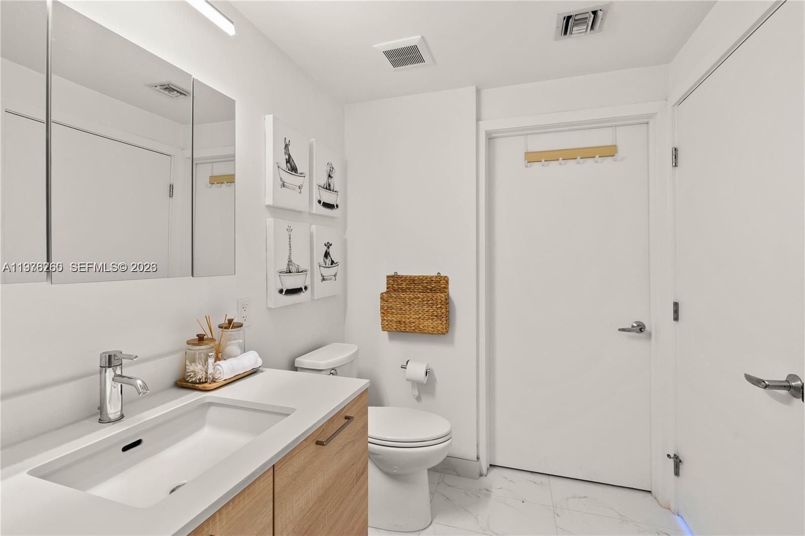 16385 Biscayne Blvd #2406, North Miami Beach FL 33160