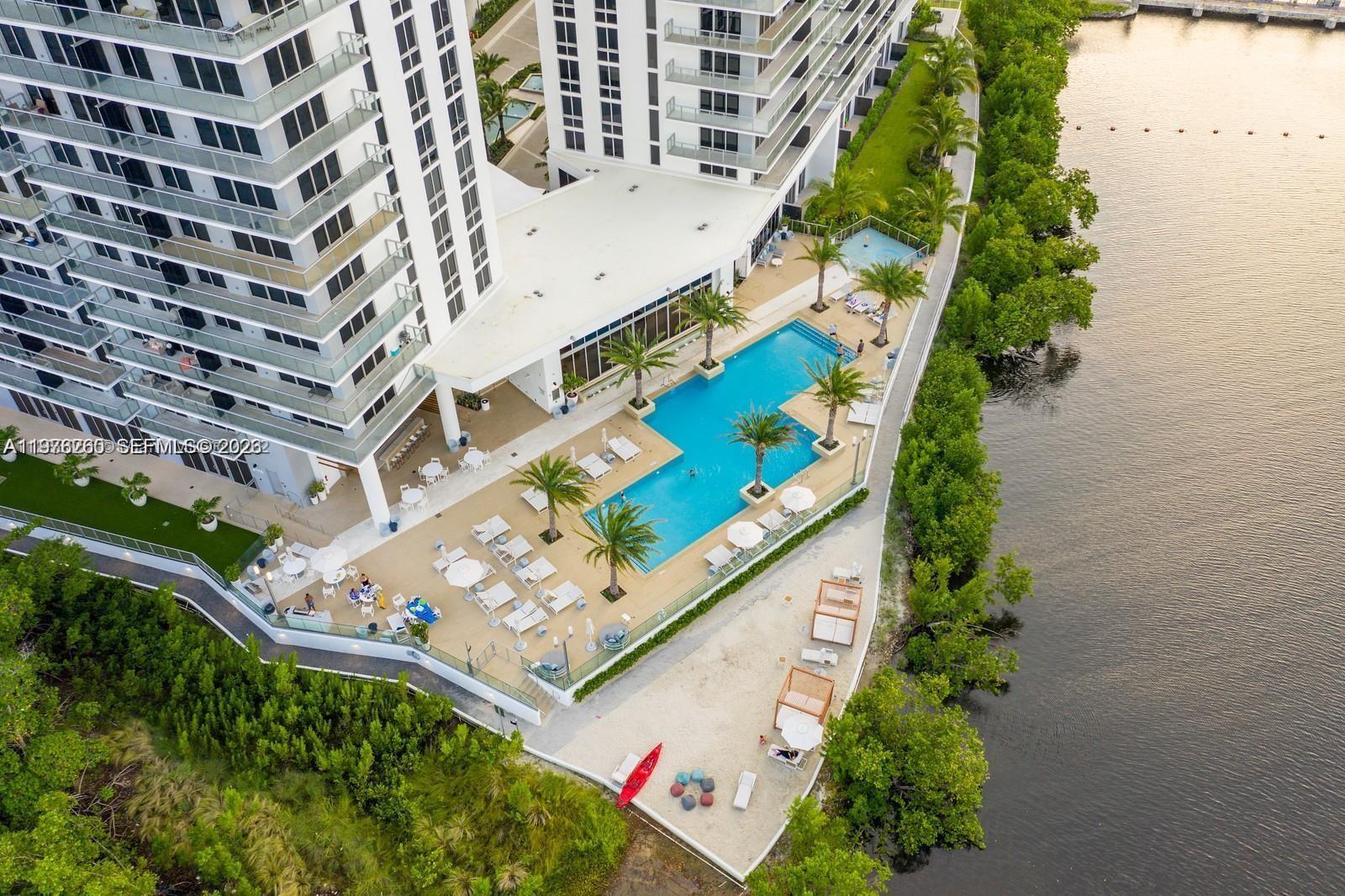 16385 Biscayne Blvd #2406, North Miami Beach FL 33160
