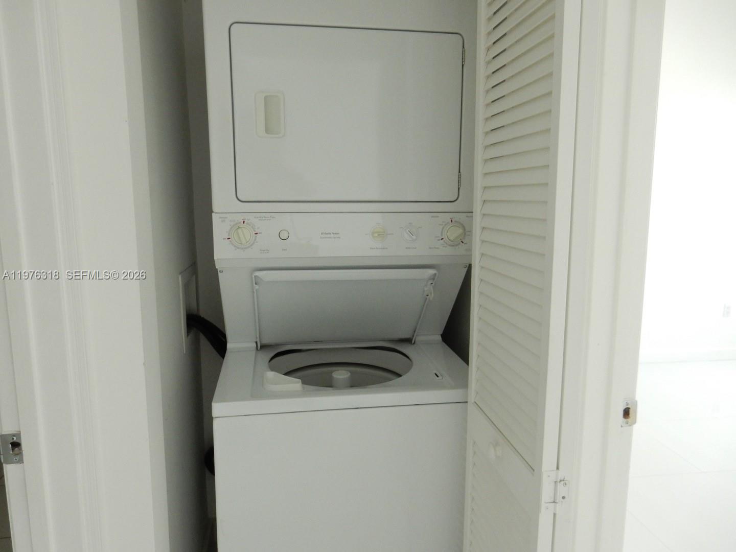 950 Brickell Bay Dr #4508, Miami FL 33131