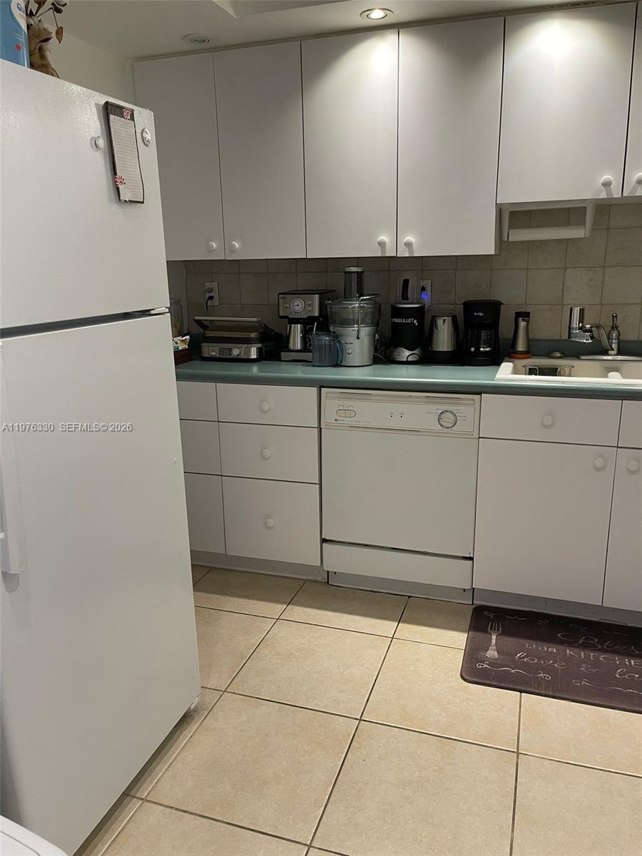 1901 Brickell Ave #B2207, Miami FL 33129