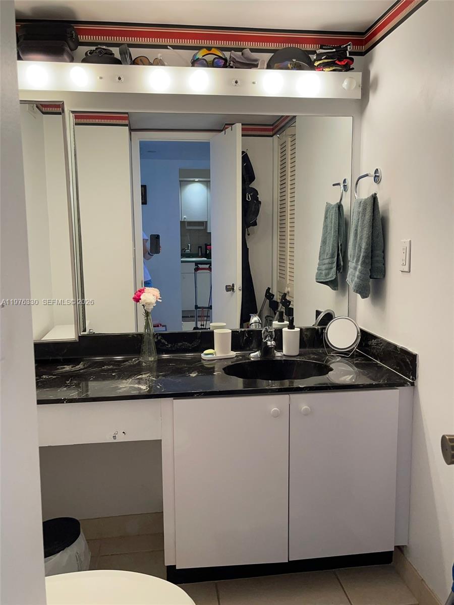1901 Brickell Ave #B2207, Miami FL 33129