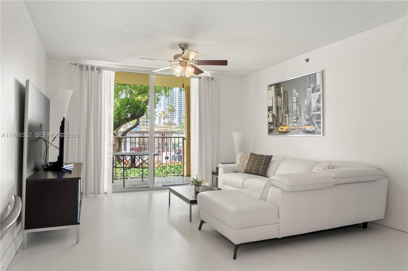 19555 E Country Club Dr #8208, Aventura FL 33180