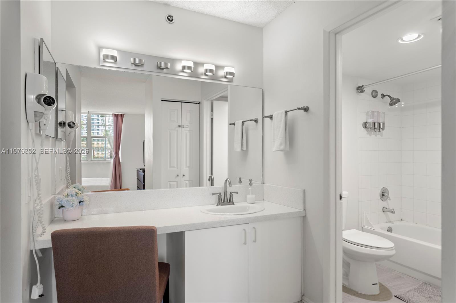 19555 E Country Club Dr #8208, Aventura FL 33180