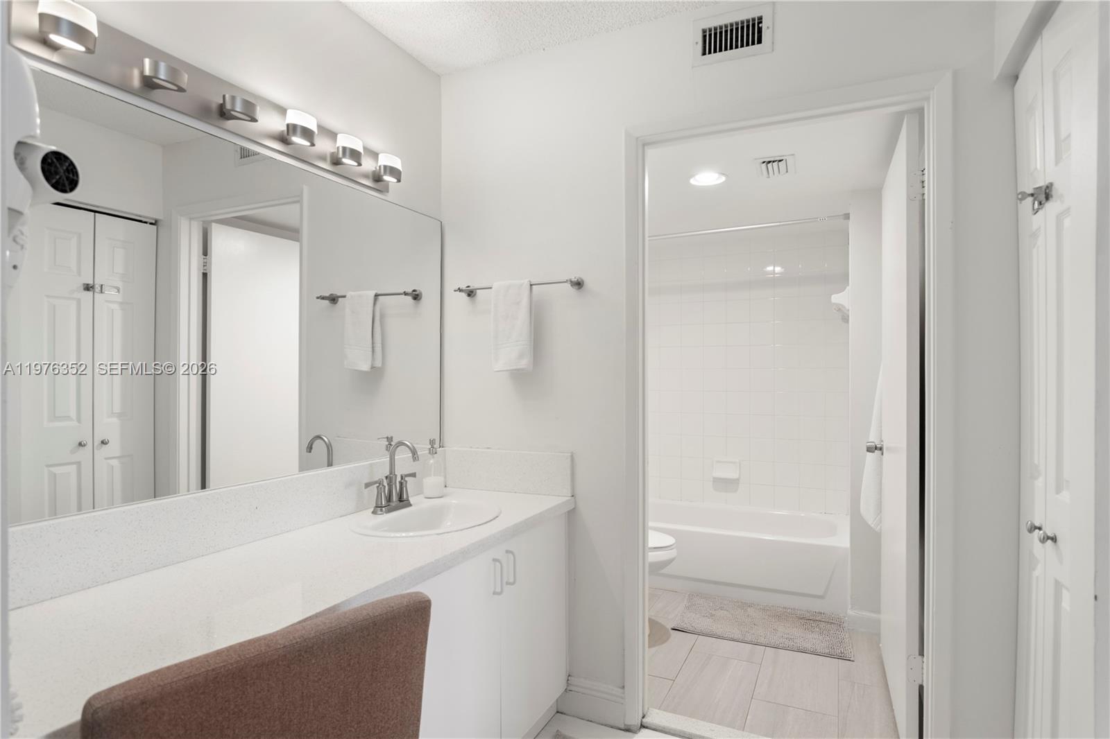 19555 E Country Club Dr #8208, Aventura FL 33180