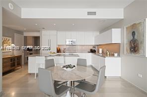 68 SE 6th St #1209, Miami FL 33131