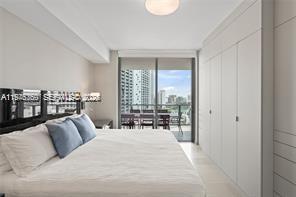 68 SE 6th St #1209, Miami FL 33131