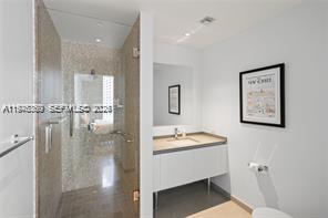 68 SE 6th St #1209, Miami FL 33131