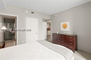 68 SE 6th St #1209, Miami FL 33131
