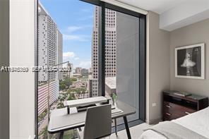 68 SE 6th St #1209, Miami FL 33131