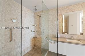 68 SE 6th St #1209, Miami FL 33131