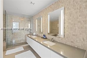 68 SE 6th St #1209, Miami FL 33131