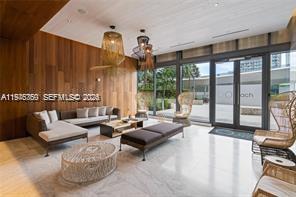68 SE 6th St #1209, Miami FL 33131