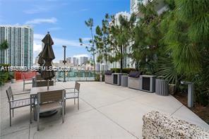 68 SE 6th St #1209, Miami FL 33131