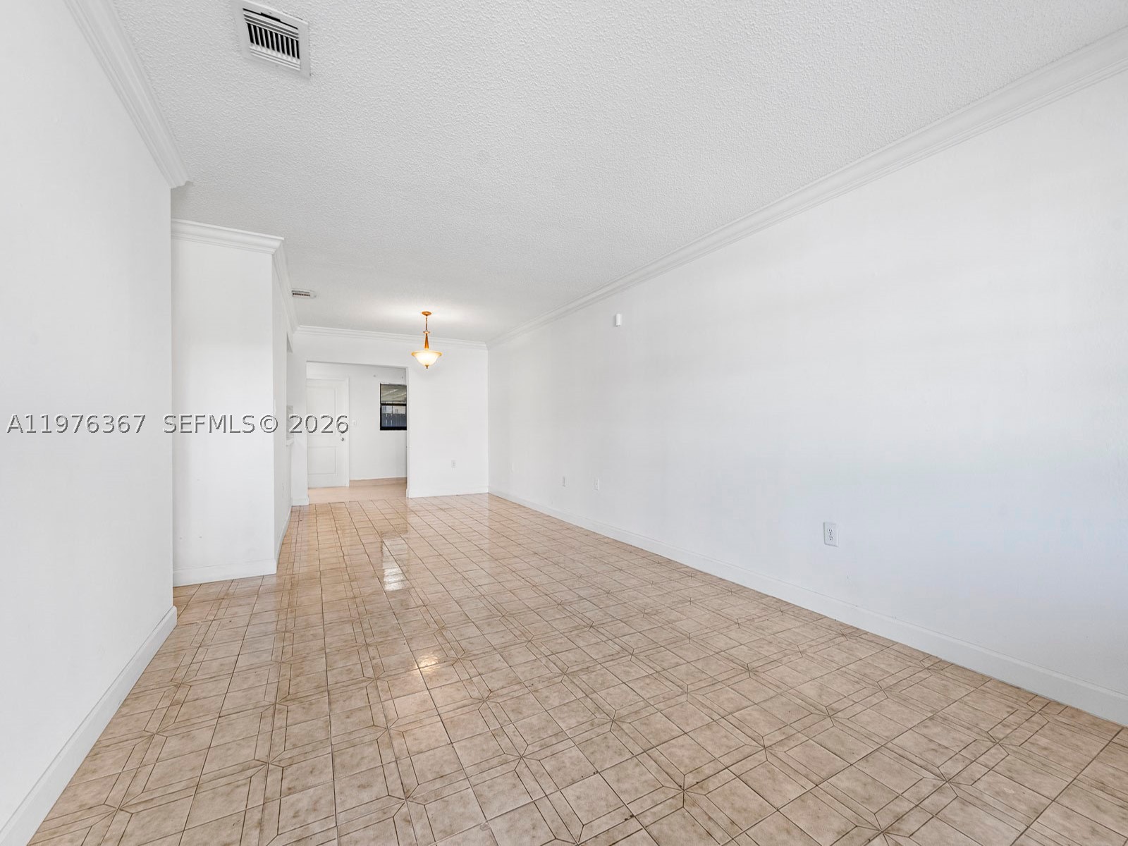 7121 SW 102nd Ct, Miami FL 33173