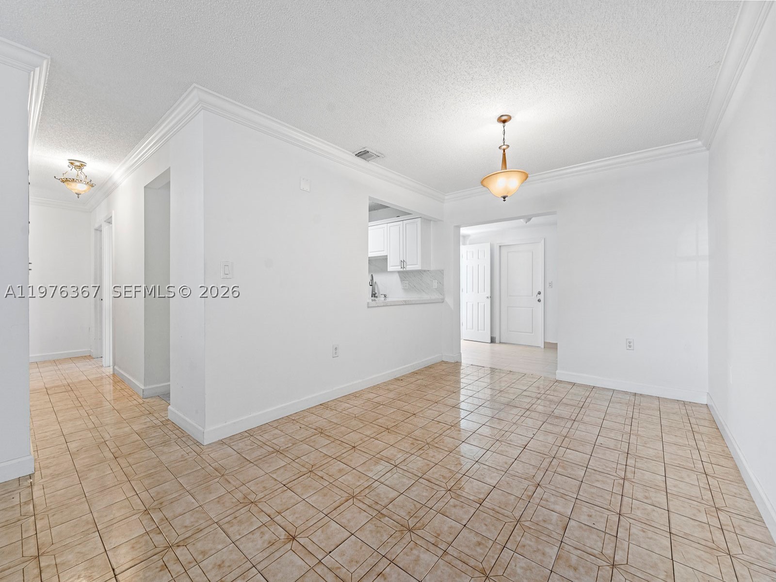 7121 SW 102nd Ct, Miami FL 33173