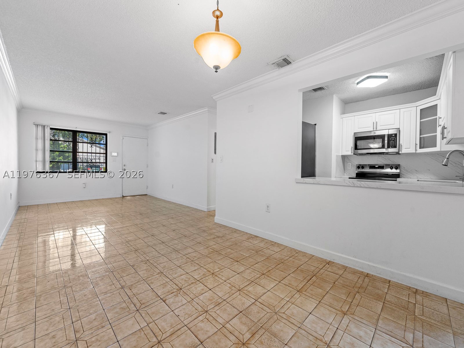 7121 SW 102nd Ct, Miami FL 33173