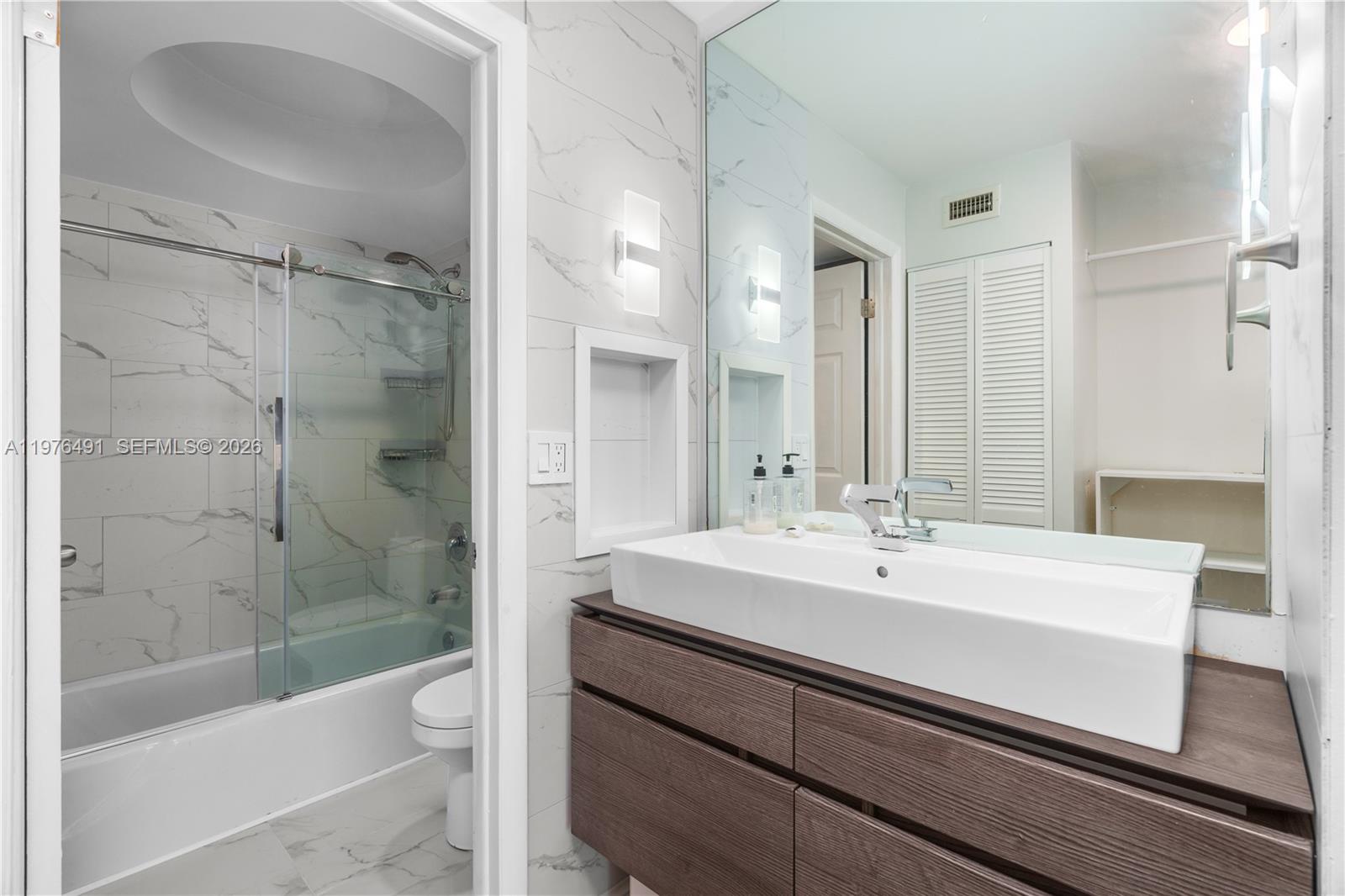 3730 Inverrary Dr #2H, Lauderhill FL 33319