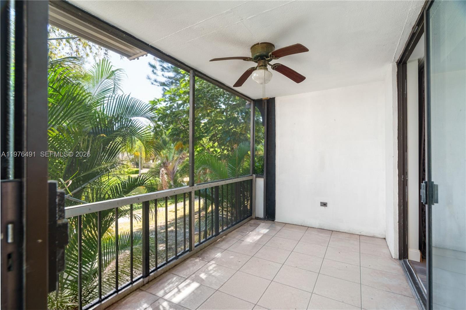 3730 Inverrary Dr #2H, Lauderhill FL 33319