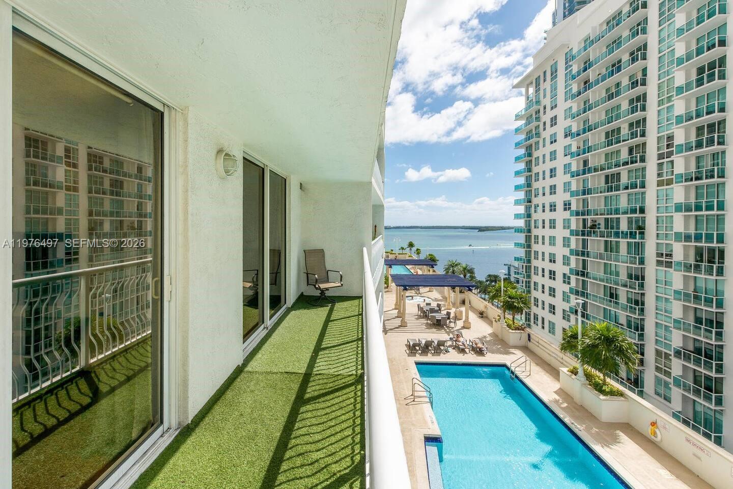 1200 Brickell Bay Dr #1621, Miami FL 33131