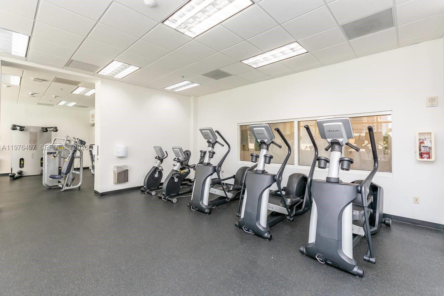 1200 Brickell Bay Dr #1621, Miami FL 33131