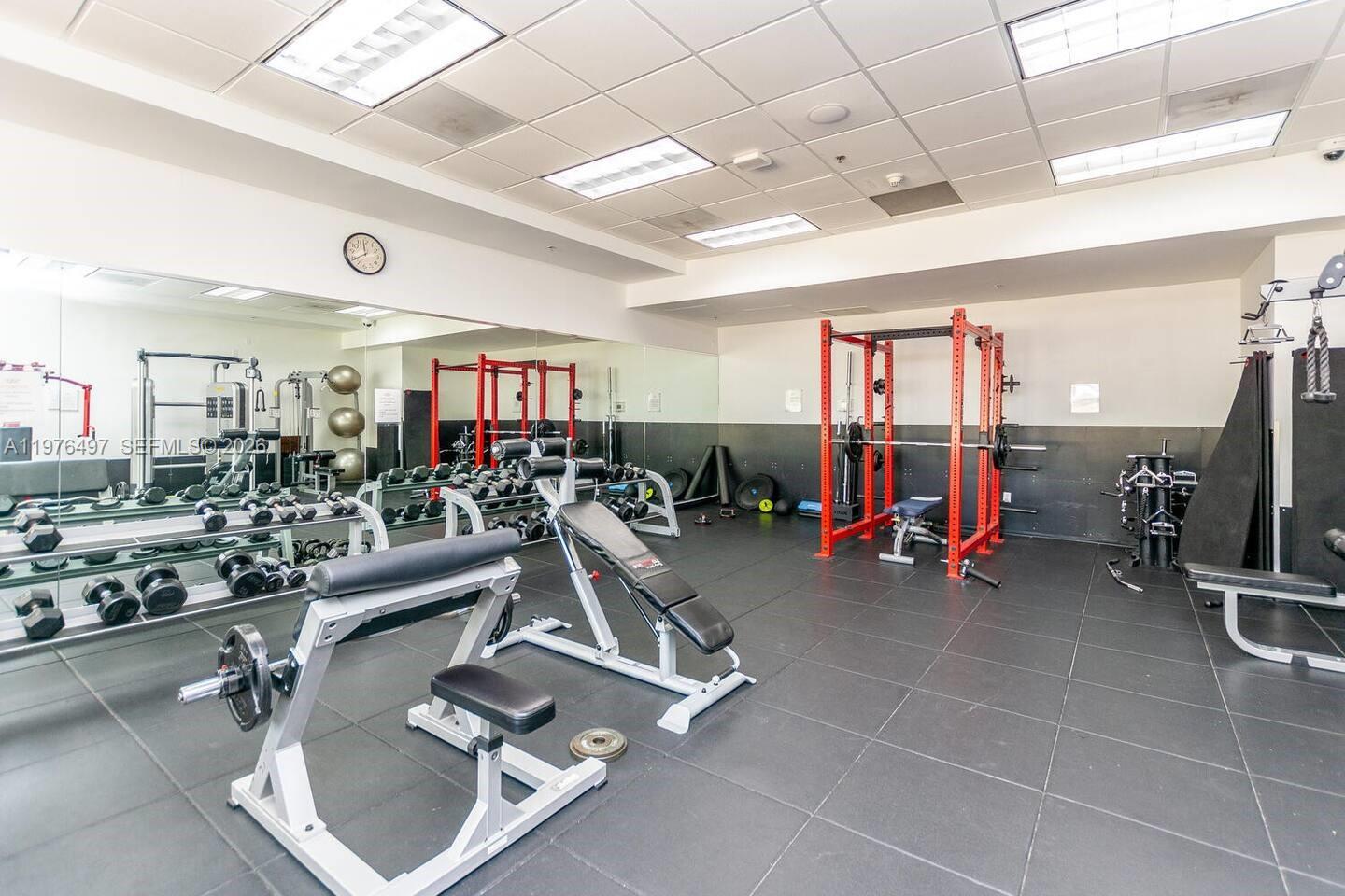 1200 Brickell Bay Dr #1621, Miami FL 33131