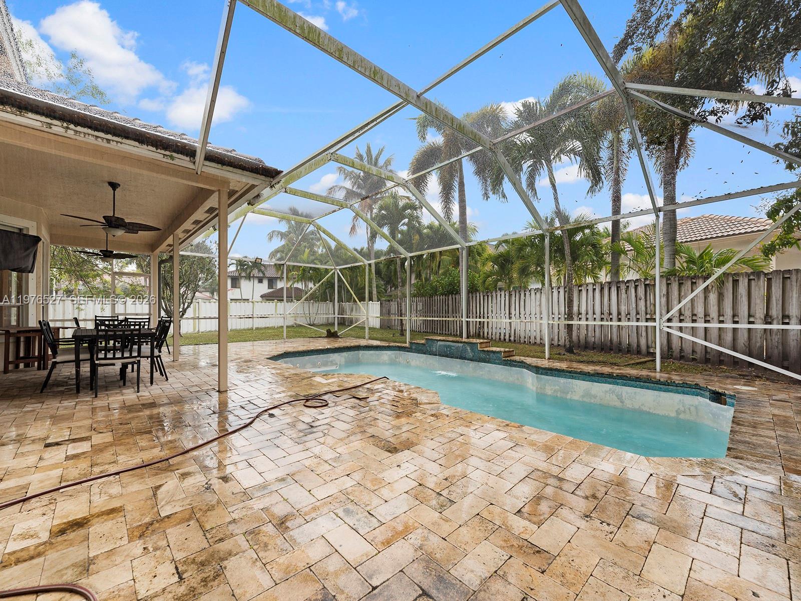 1104 NW 139th Ave, Pembroke Pines FL 33028