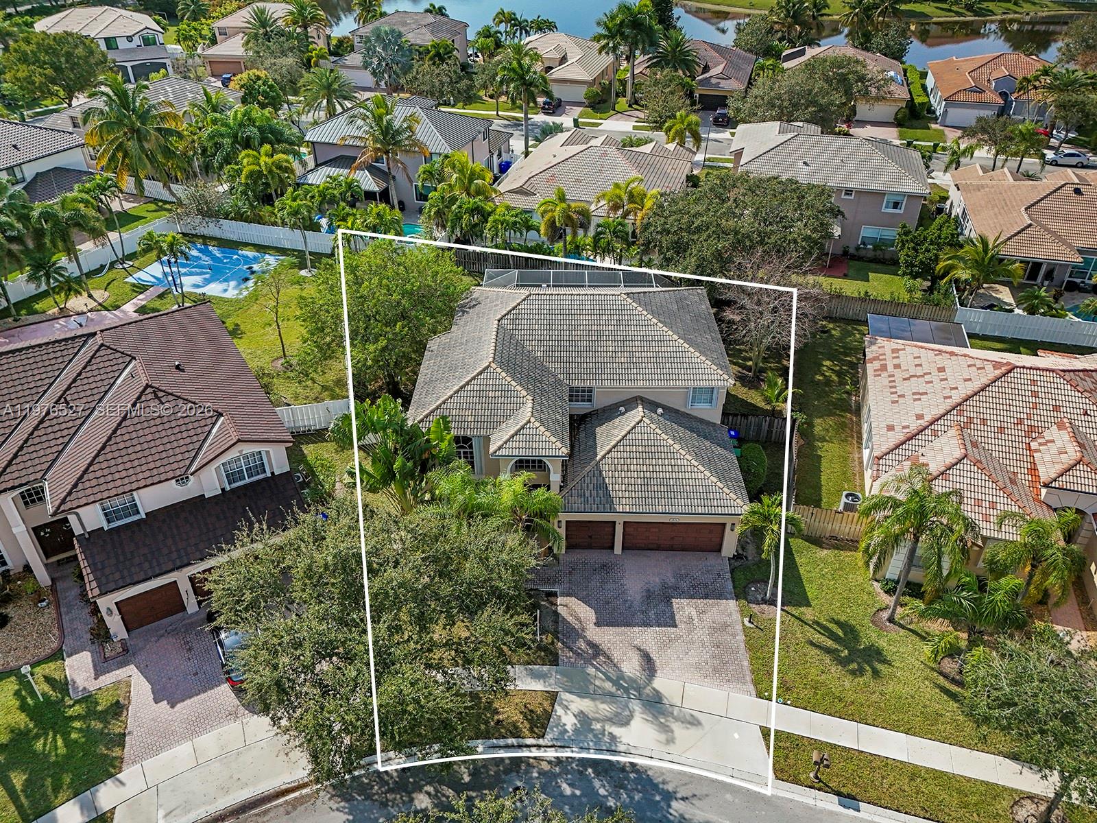 1104 NW 139th Ave, Pembroke Pines FL 33028