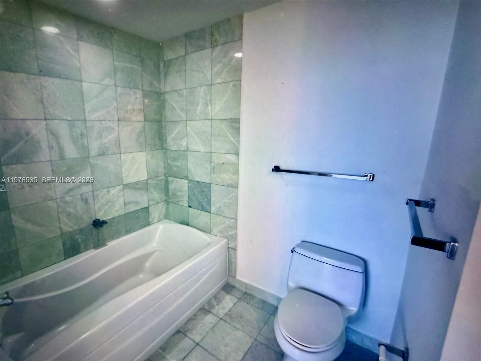 1060 Brickell Ave #3205, Miami FL 33131