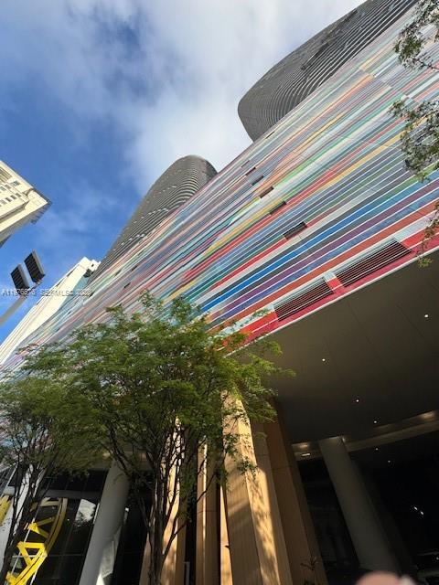 55 SW 9th St #3307, Miami FL 33130