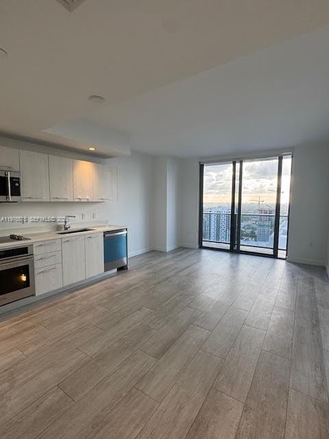 55 SW 9th St #3307, Miami FL 33130
