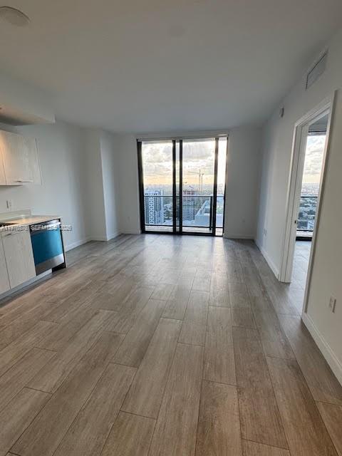 55 SW 9th St #3307, Miami FL 33130