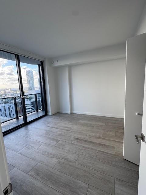55 SW 9th St #3307, Miami FL 33130