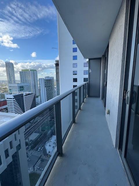 55 SW 9th St #3307, Miami FL 33130