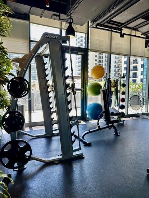 55 SW 9th St #3307, Miami FL 33130