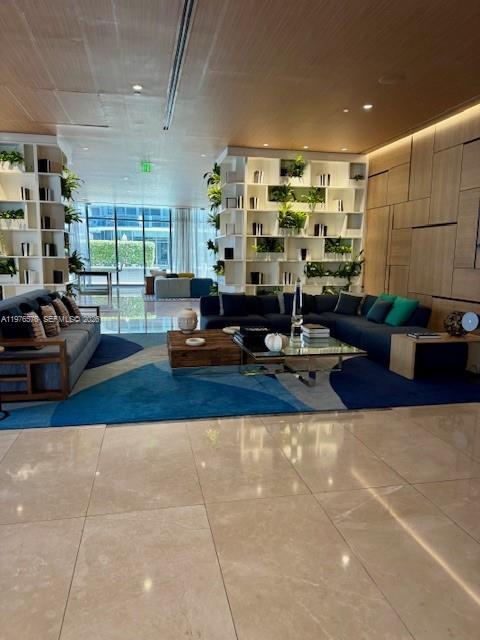 55 SW 9th St #3307, Miami FL 33130