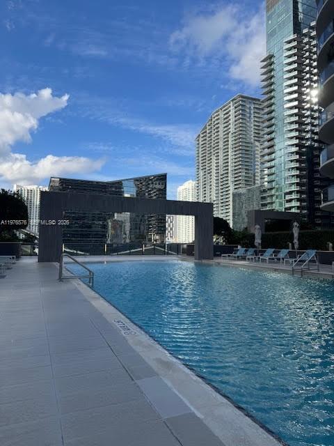 55 SW 9th St #3307, Miami FL 33130