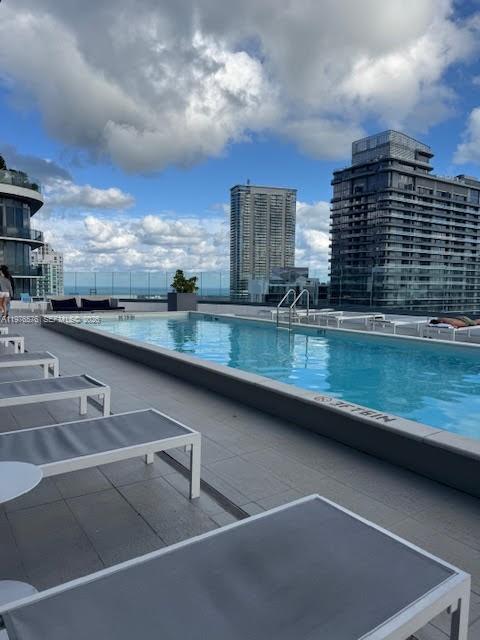 55 SW 9th St #3307, Miami FL 33130