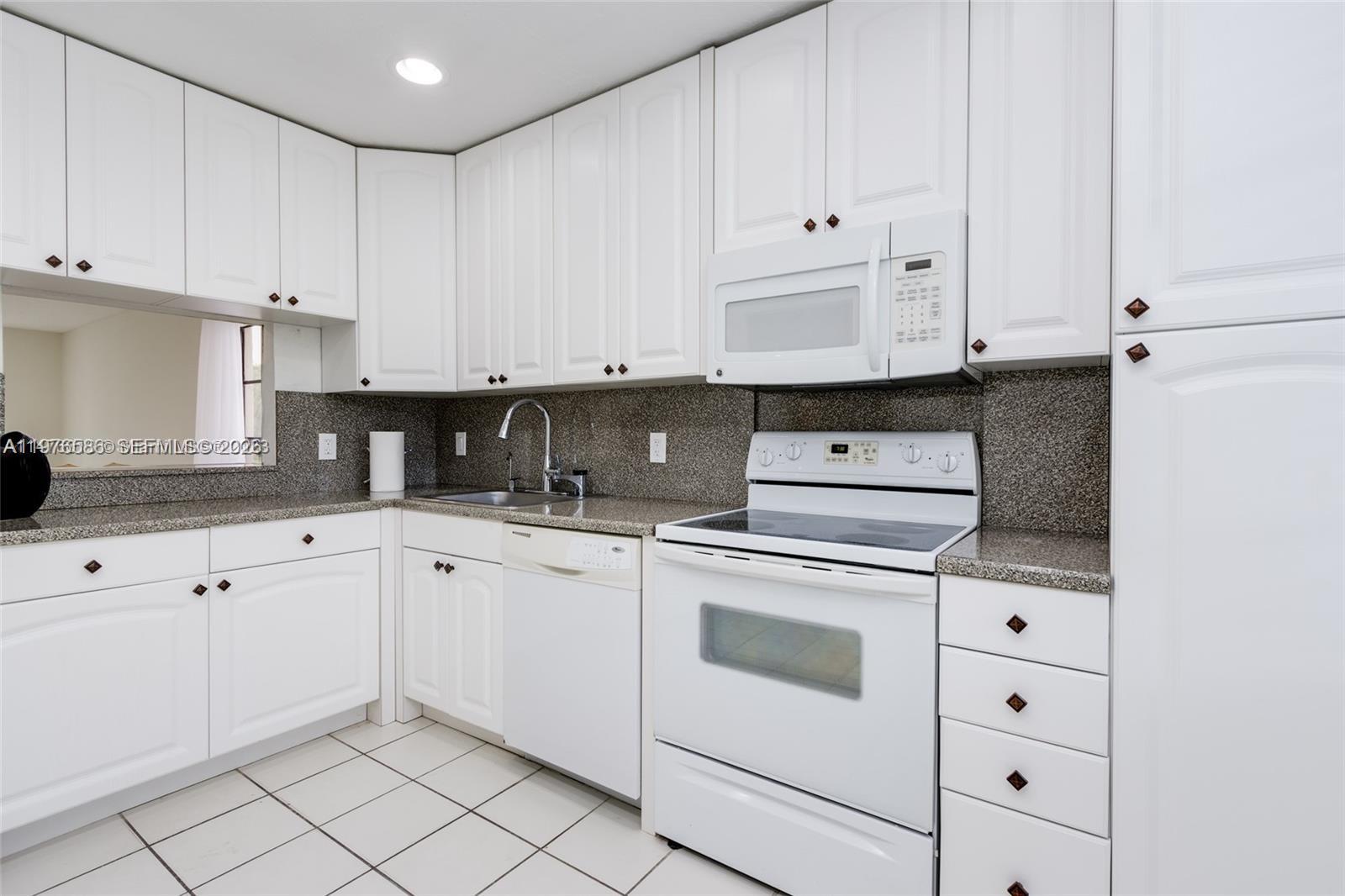 21529 Cypress Hammock Dr #35J, Boca Raton FL 33428