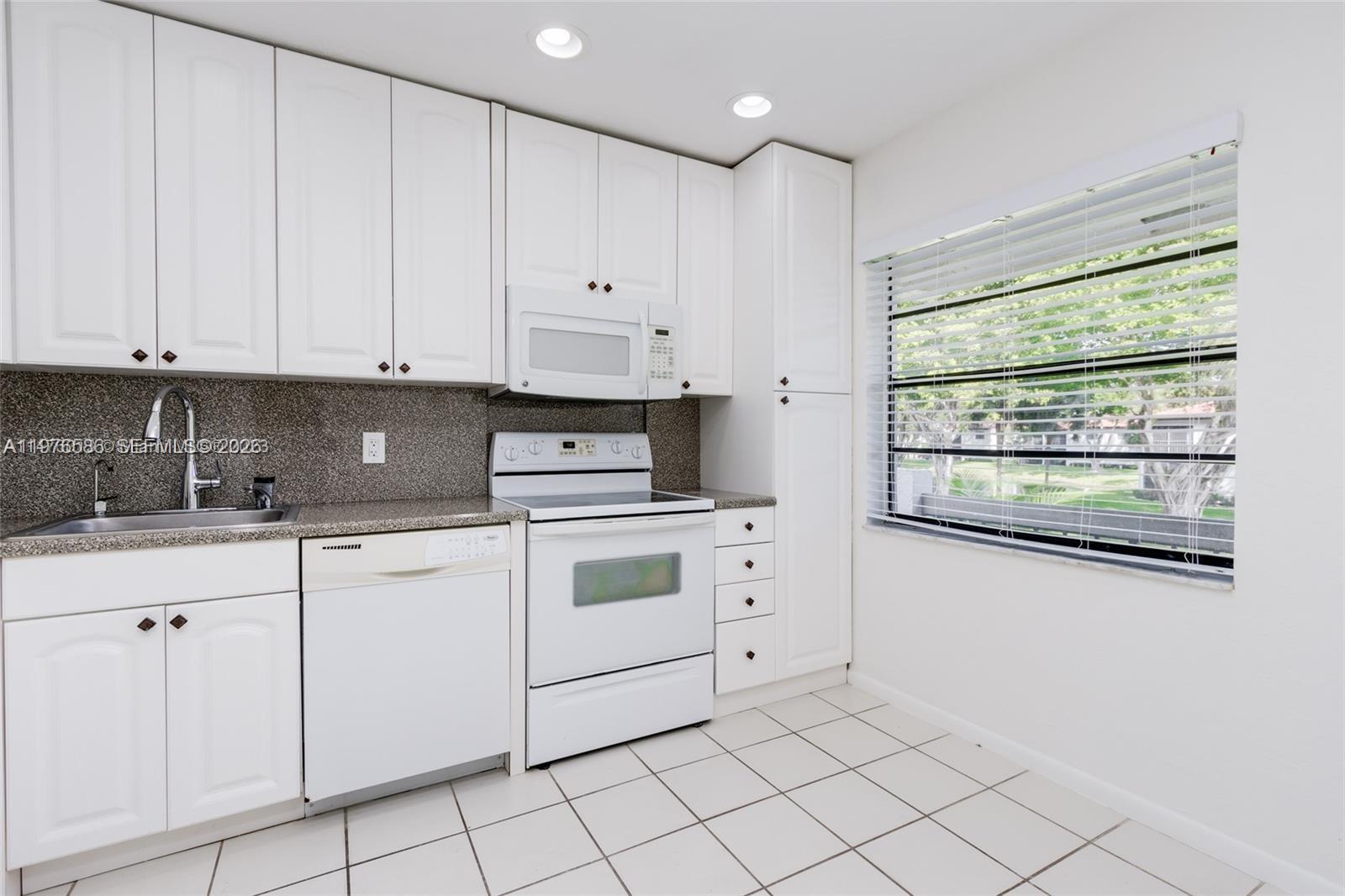21529 Cypress Hammock Dr #35J, Boca Raton FL 33428