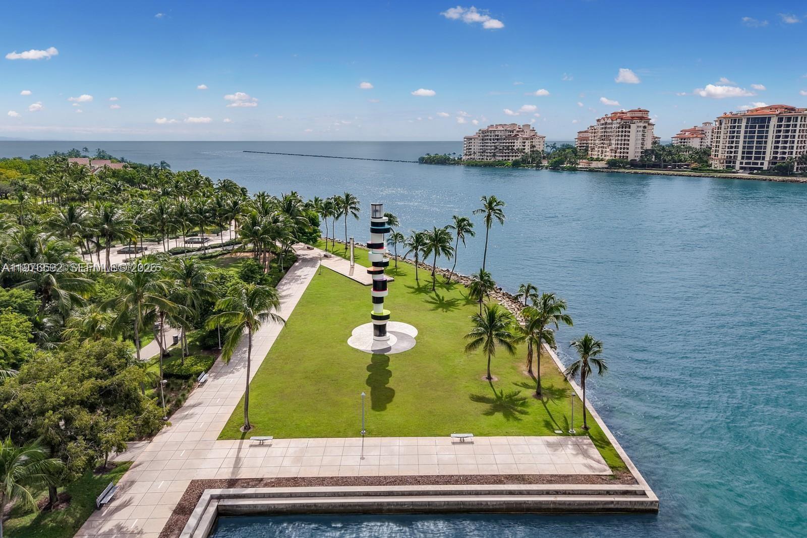 300 S Pointe Dr #801, Miami Beach FL 33139