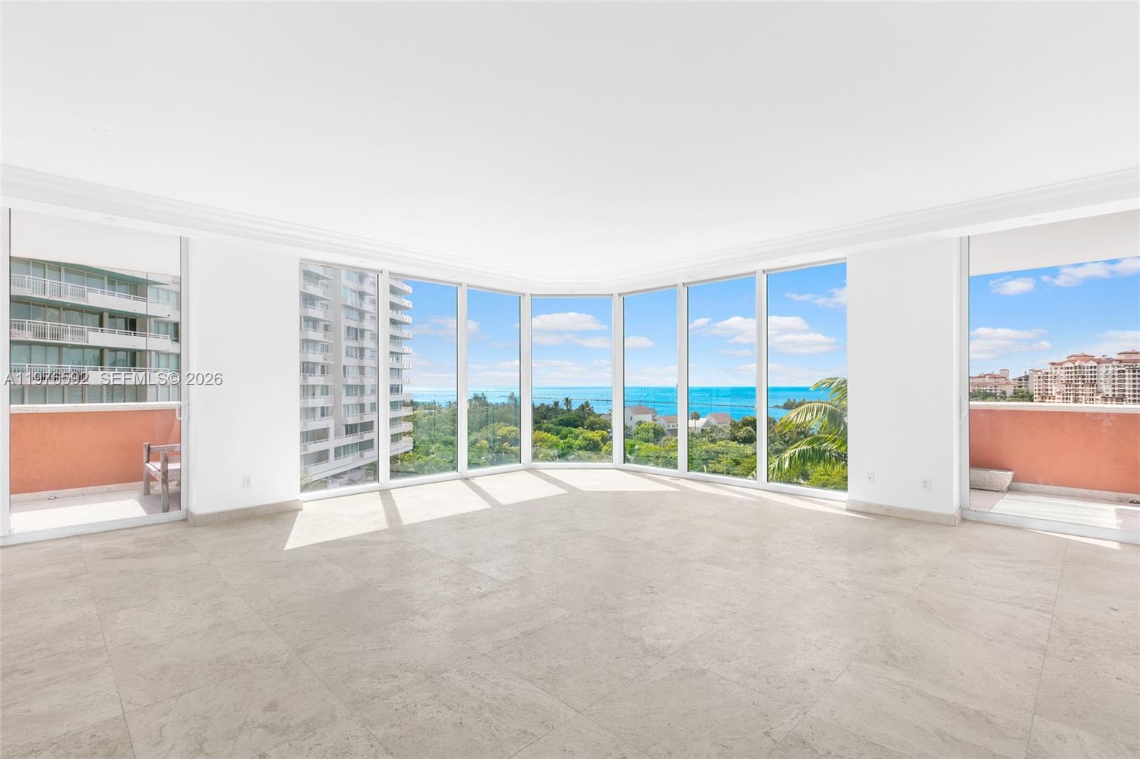 300 S Pointe Dr #801, Miami Beach FL 33139