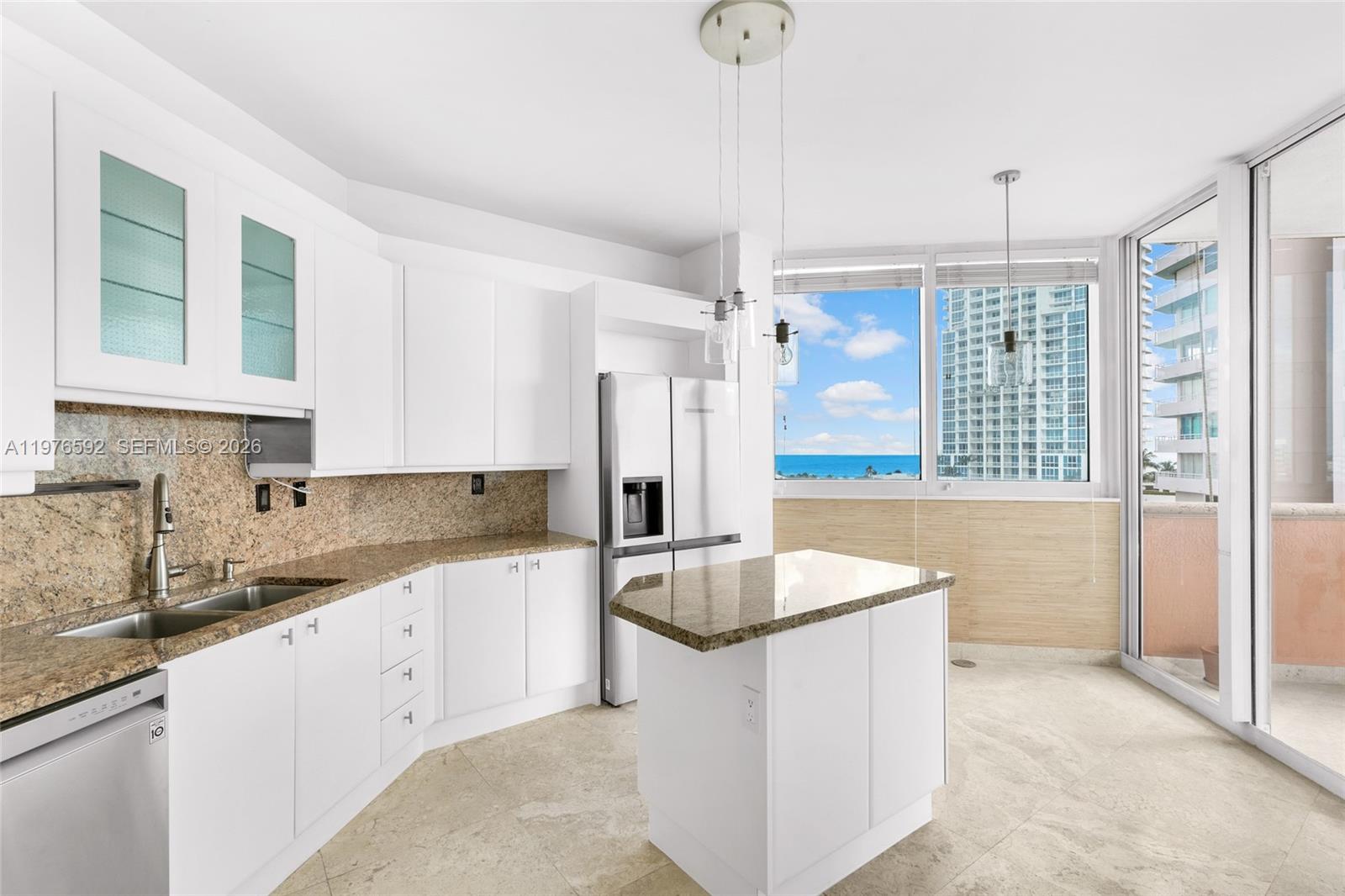 300 S Pointe Dr #801, Miami Beach FL 33139