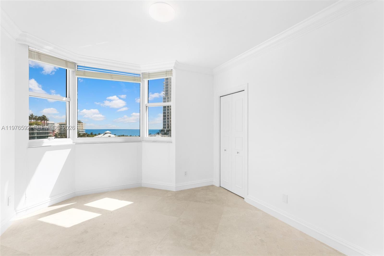 300 S Pointe Dr #801, Miami Beach FL 33139